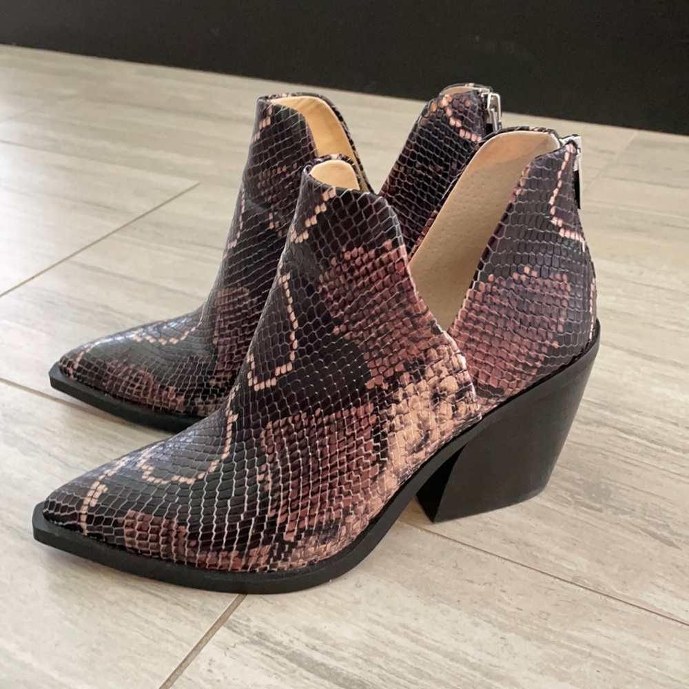 vince camuto booties